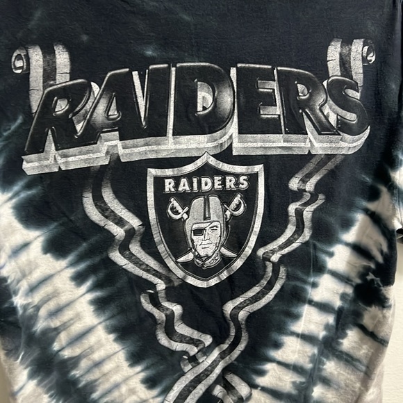 TIE-DYED OAKLAND RAIDERS T-SHIRT W/ TEAM LOGO FRONT & BACK DESIGNS - Picture 3 of 5
